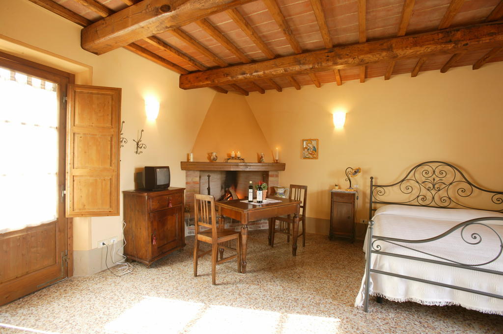 Agriturismo Podere San Gregorio Πιέντσα Δωμάτιο φωτογραφία